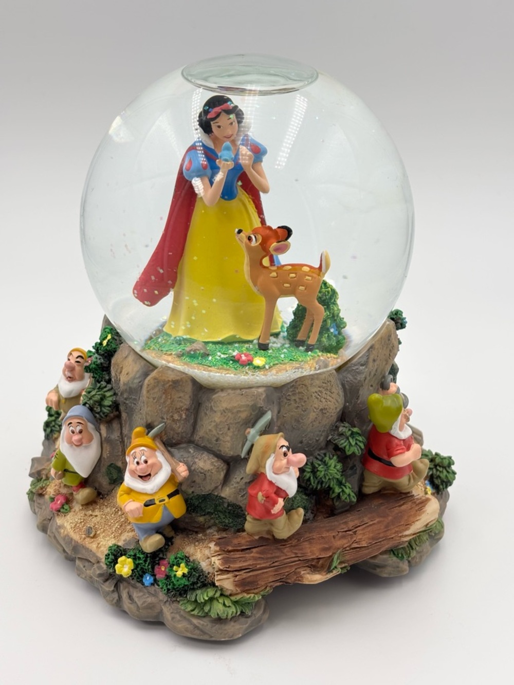 Disney Snow White & Seven Dwarfs Snow Globe Music Box Plays Heigh-Ho